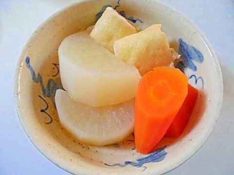 大根とにんじんと油揚げの　甘くない煮物